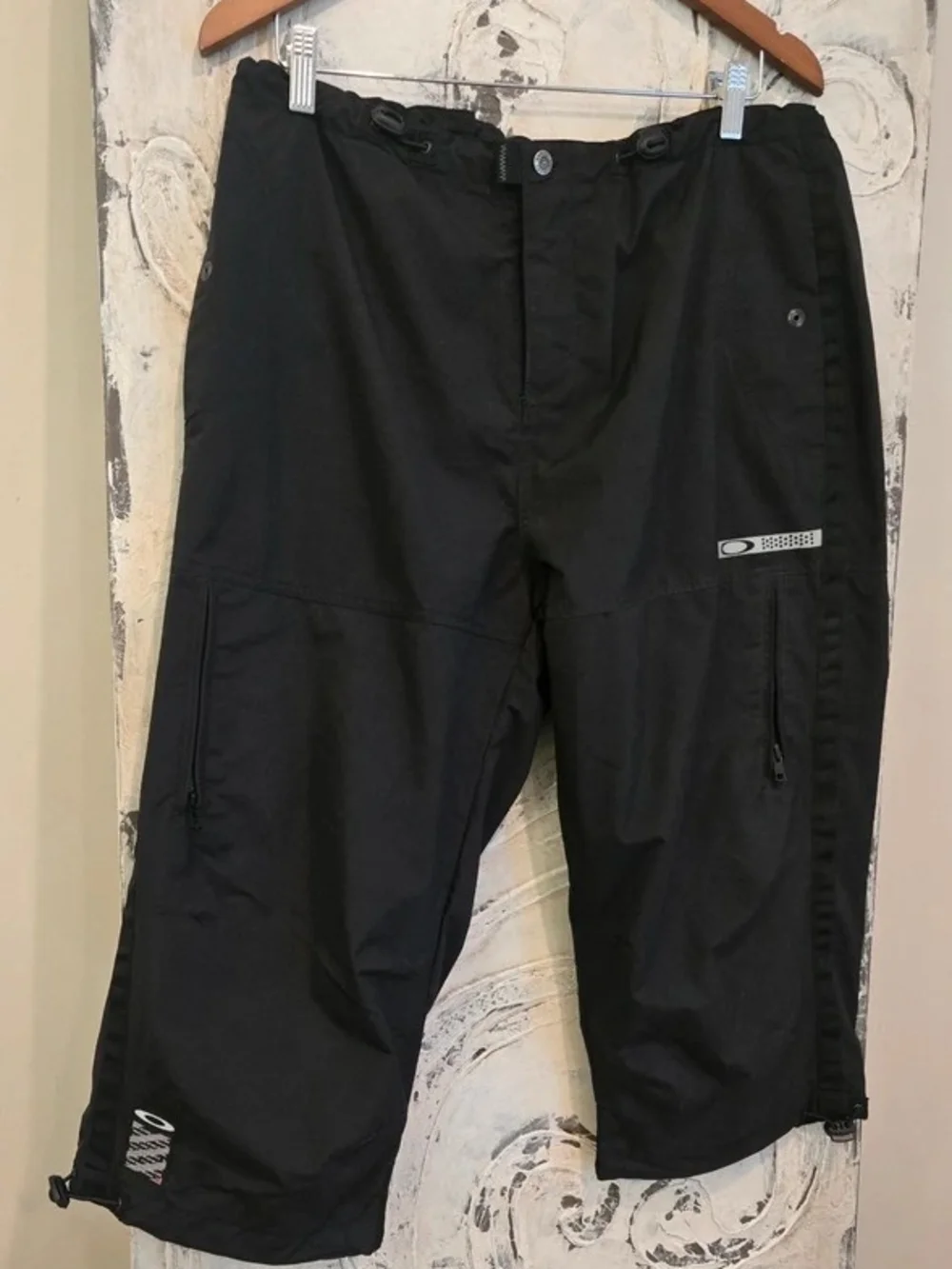 Oakley Black Men's Cargo Pants - Knee Length Technical Shorts
